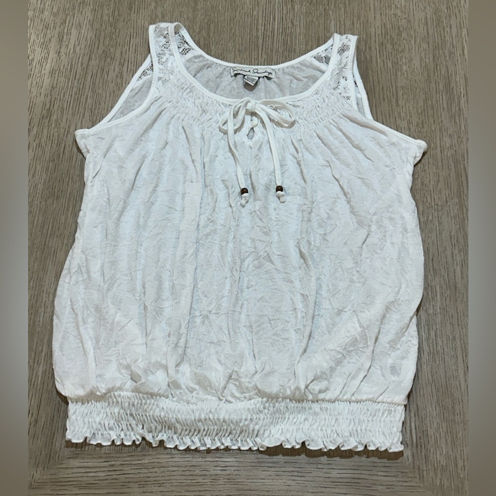 French Laundry. (M) White Lace Trim Crinkled Women's Top